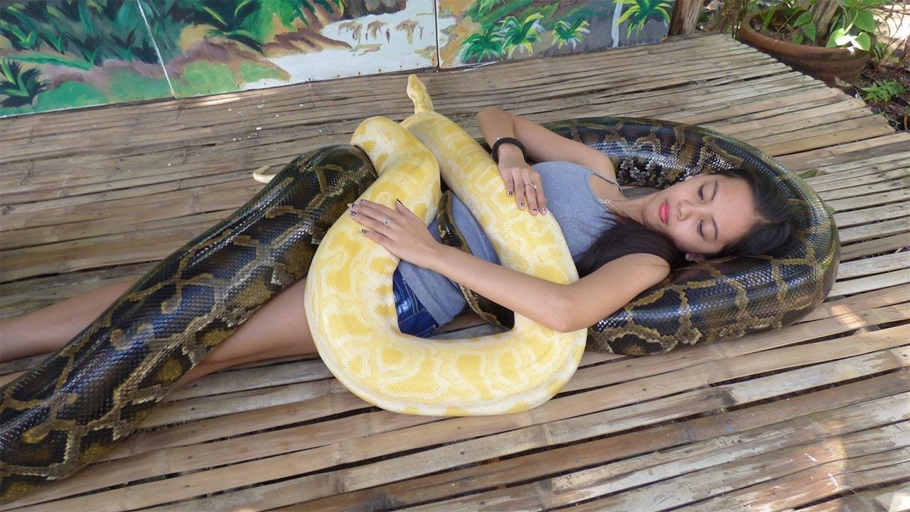 Snake Massage