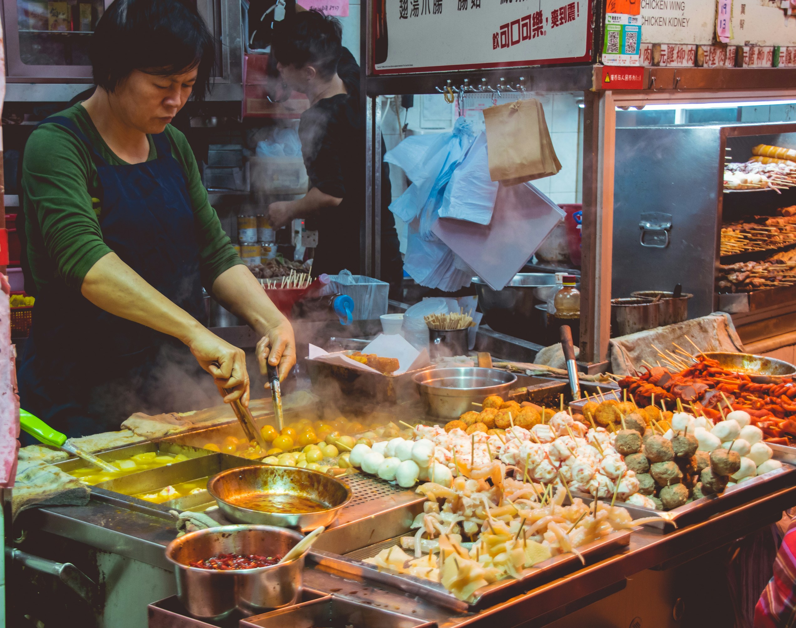 Foodie Adventures: The Best Places to Eat While Traveling Off the Beaten Path