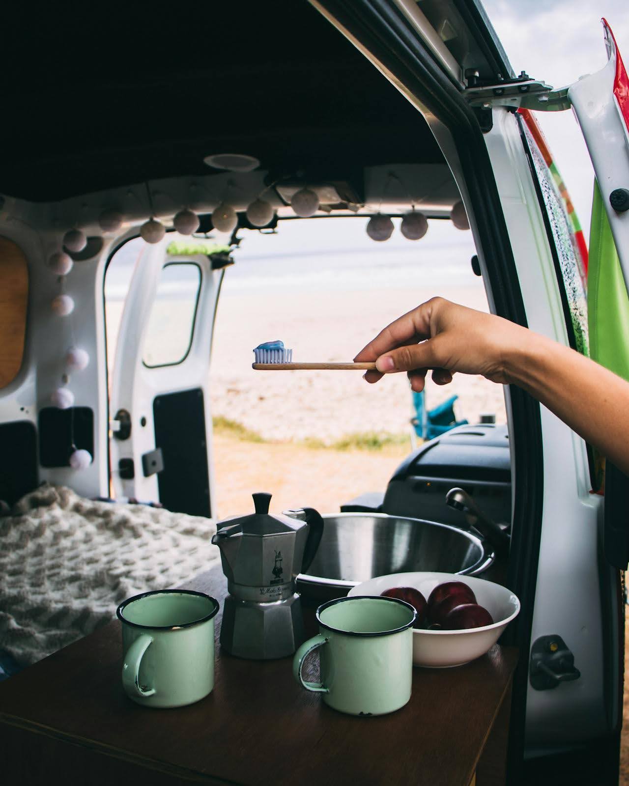 Living Fully Remote: What a Totally Online Life Looks Like in 2025